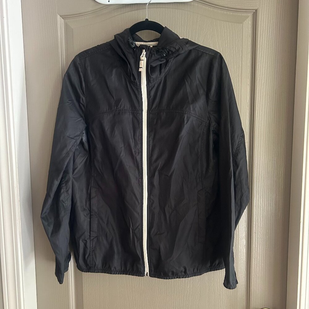 black windbreaker with white zip gorpcore pacific northwest